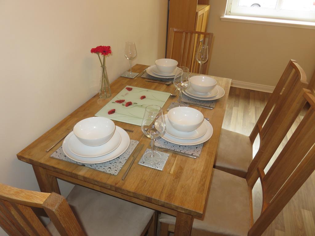 Waverley Park Apartment EDI Room photo