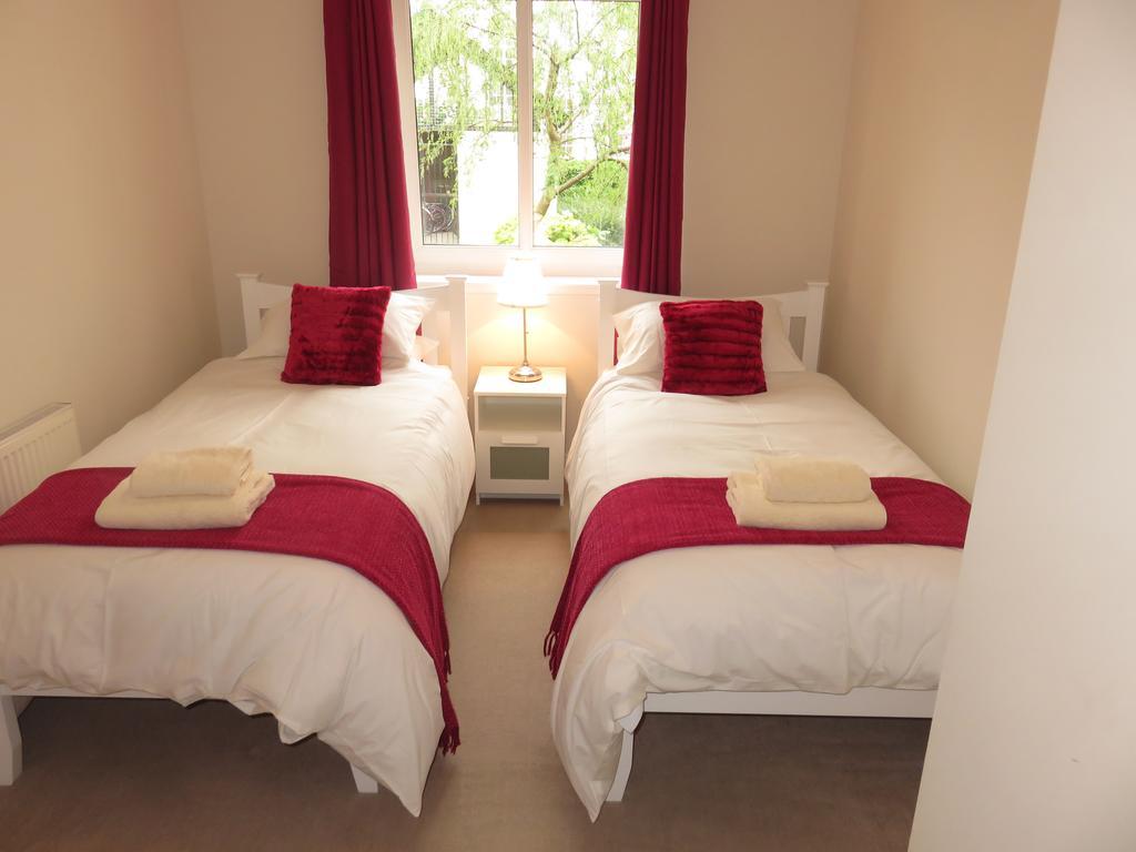Waverley Park Apartment EDI Room photo